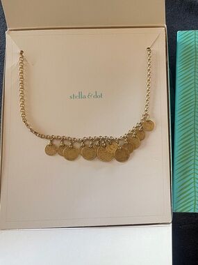 Stella & Dot stunning piece